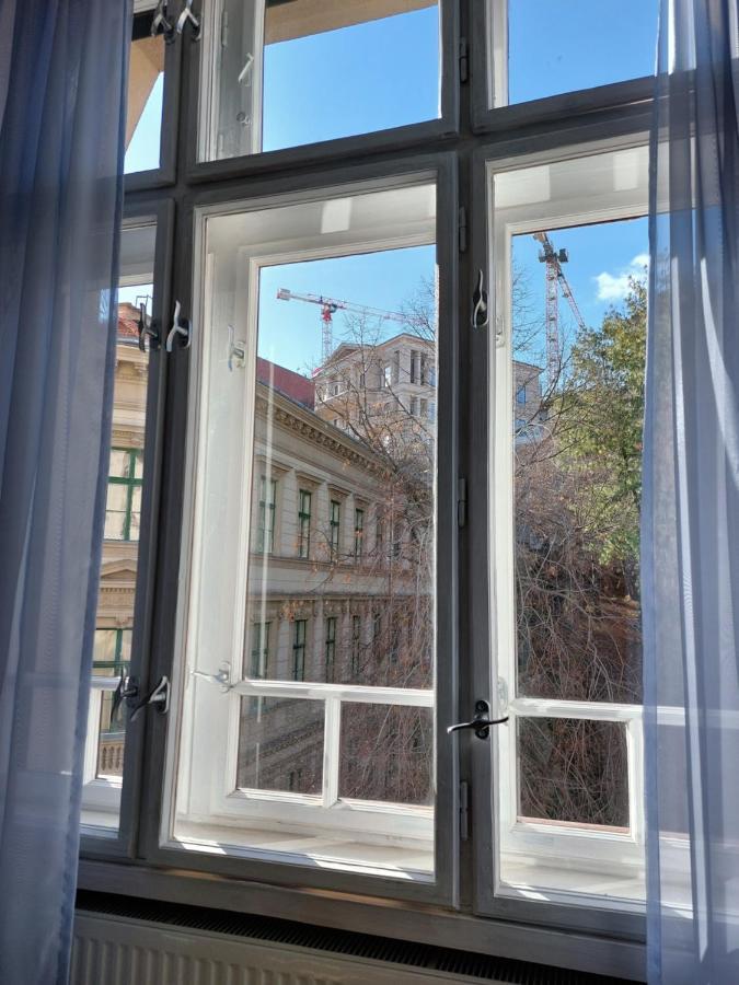 Sunny Studio At The Castle Будапеща Екстериор снимка